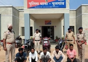 कार का शीशा तोड़कर 4.90 लाख की चोरी का खुलासा, शोरूम कर्मचारी समेत 5 आरोपी गिरफ्तार