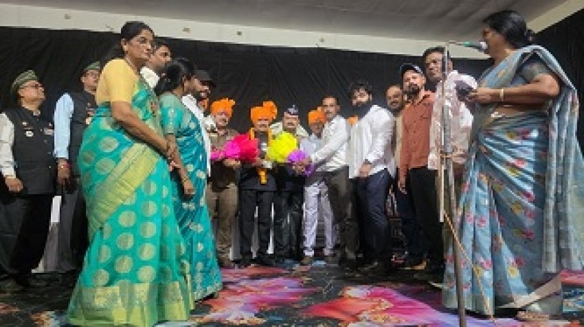 सैनिकों के लिए राजपूत समाज ने भेजीं राखियां, मुख्य अतिथि महेंद्र प्रताप सिंह का किया सम्मान