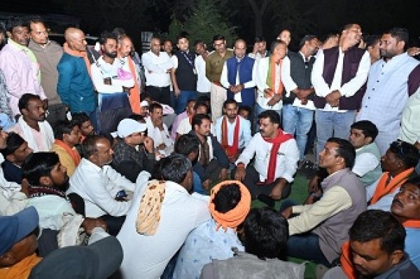 उपमुख्यमंत्री ने शिकायत पर की त्वरित कार्यवाही ,किसानों की शिकायत पर मौके पर ही पटवारी को किया गया निलंबित