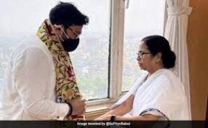 &quot;यह पूजा का समय है...गाओ&quot; जब ममता बनर्जी ने बाबुल सुप्रियो से कहा