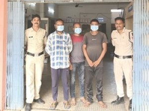 पूर्व पार्षद द्वारा अपने साथियों के साथ किया गया चाकूबाजी, थाना लालबाग द्वारा वैधानिक कार्यवाही कर भेजा गया न्यायिक अभिरक्षा पर