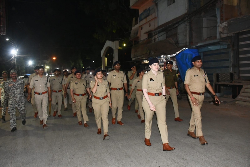 होली पर्व को लेकर राजनांदगांव पुलिस सतर्क, शहर में निकाला फ्लैग मार्च