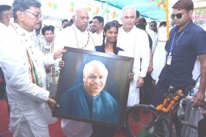 बोल और सुन नहीं पाने वाली शैल की हुई खूब प्रशंसा