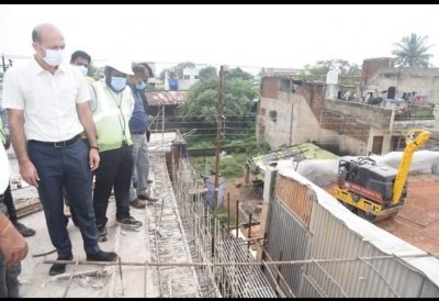 एन एच पहुंचे कलेक्टर भूरे कहा तय सीमा में पूरा करे निर्माण कार्य ...