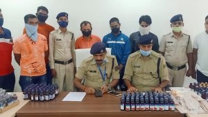 दुर्ग पुलिस की बड़ी कर्यवाही, भारी मात्रा में नशीली सिरफ व टेबलेट समेत 3 आरोपी गिरफ्तार
