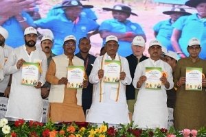 मुख्यमंत्री ने 110 हितग्राहियों को सौंपी पीएम आवास की चाबी