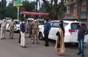 भीड़ करने वाले और बेवजह घूमने वाले 6 लोगों पर हुई कार्यवाही...