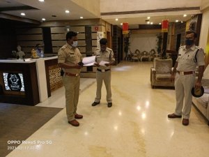 हुक्का बार संचालित करने वाले डेढ़ दर्जन से ज्यादा रेस्टोरेंट, कैफे, होटल पर विशेष टीम बनाकर चेकिंग कार्यवाही की गई।
